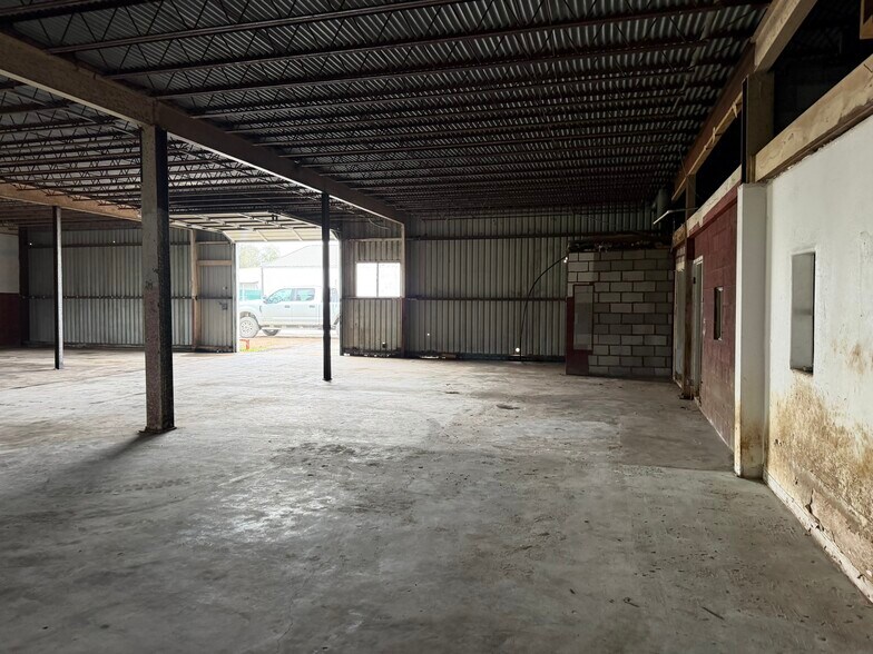 More Photos Of 5834 Josephine St, Pearland Warehouse For Sale