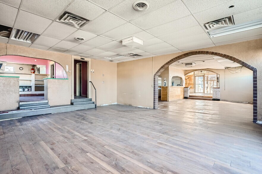 More Photos Of 3800 W Colfax Ave, Denver Restaurant For Sale