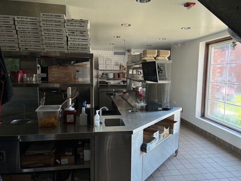 More Photos Of 19350 Livernois Ave, Detroit Restaurant For Sale