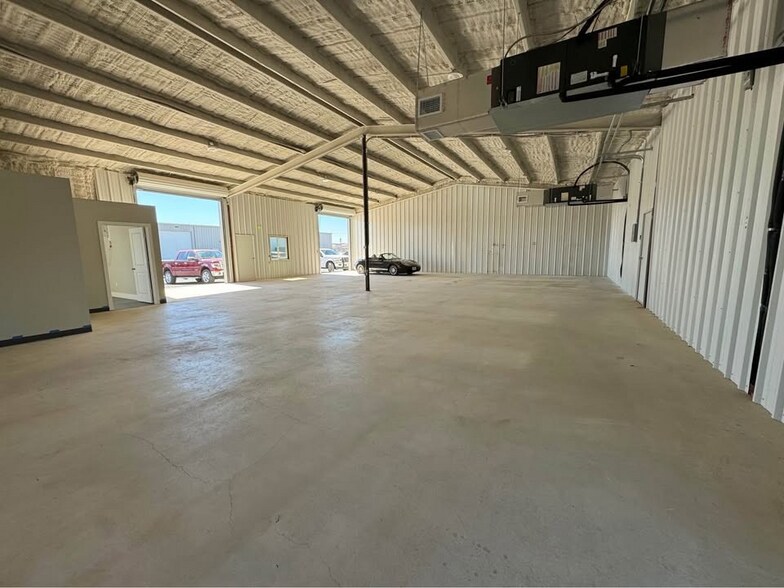 More Photos Of 314-316 Northridge Rd, Marble Falls Warehouse For Lease