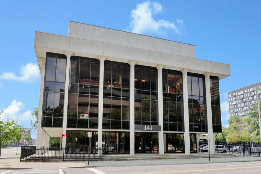 More Photos Of 141 E Town St, Columbus Office Residential For Lease