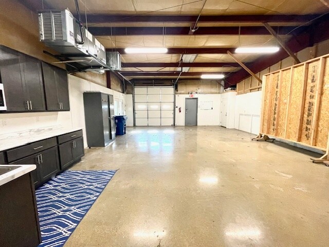 More Photos Of 3202 W Osage St, Pacific Freestanding For Lease