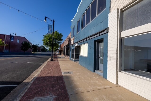 More Photos Of 211 N Pruett St, Paragould Flex For Sale