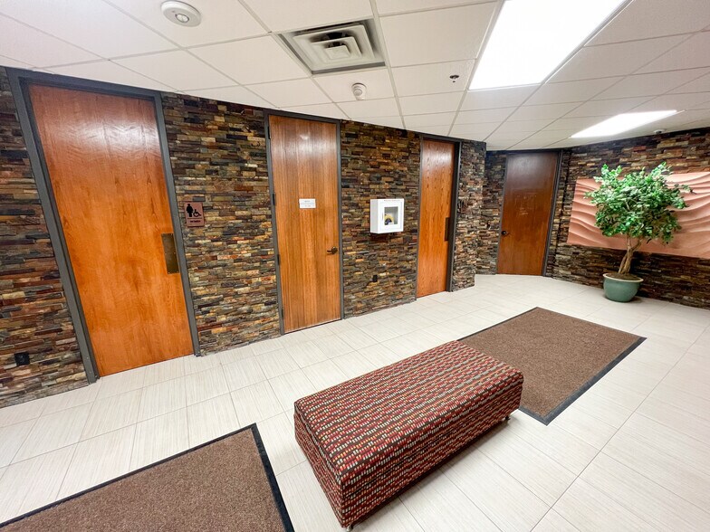 More Photos Of 3510 N A St, Midland Office For Lease