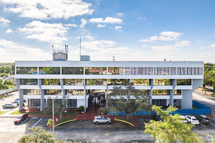 More Photos Of 840 SW 81st Ave, North Lauderdale Office For Lease