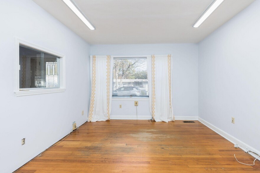 More Photos Of 1721 Ashley River Rd, Charleston Office Residential For Sale