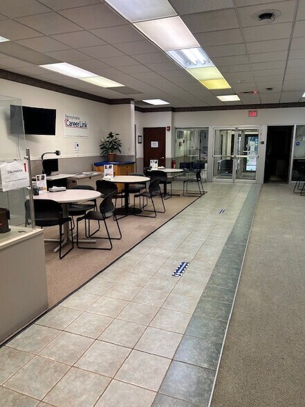 More Photos Of 329 Pine St, Williamsport Office For Sale