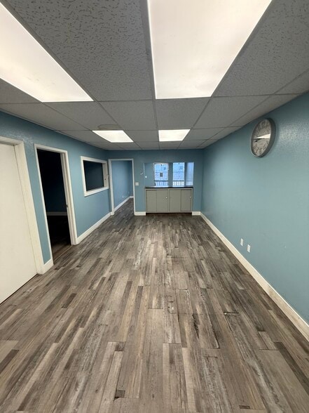 More Photos Of 2702-2714 Country Club Blvd, Stockton Unknown For Lease