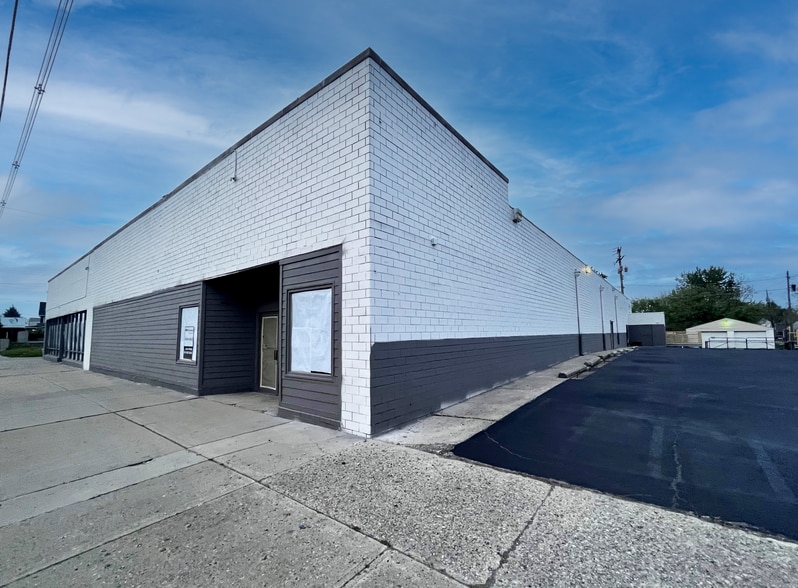 More Photos Of 1752-1776 S High St, Columbus Freestanding For Sale