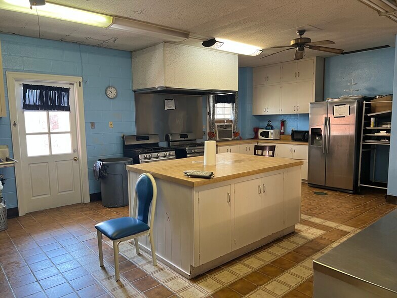 More Photos Of 1715 Market St, Baytown Religious Facility For Sale