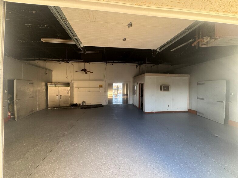 More Photos Of 13425 Snow Rd, Brook Park Freestanding For Lease