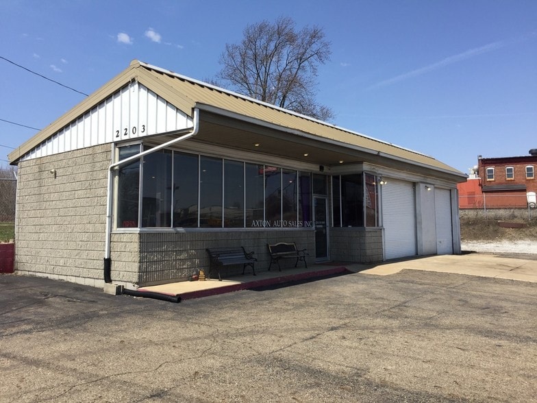 Primary Photo Of 2203 Navarre Rd, Canton Auto Dealership For Sale