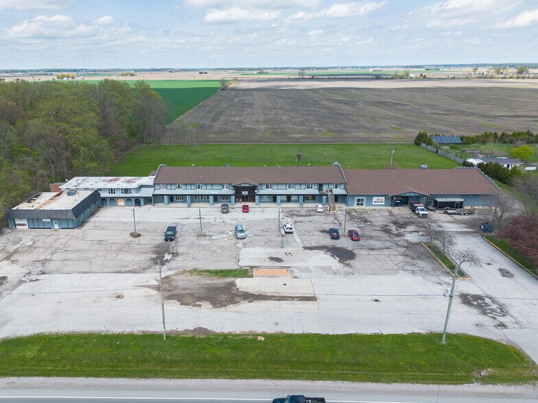 More Photos Of 2024 Dufferin Av, Wallaceburg Apartments For Sale