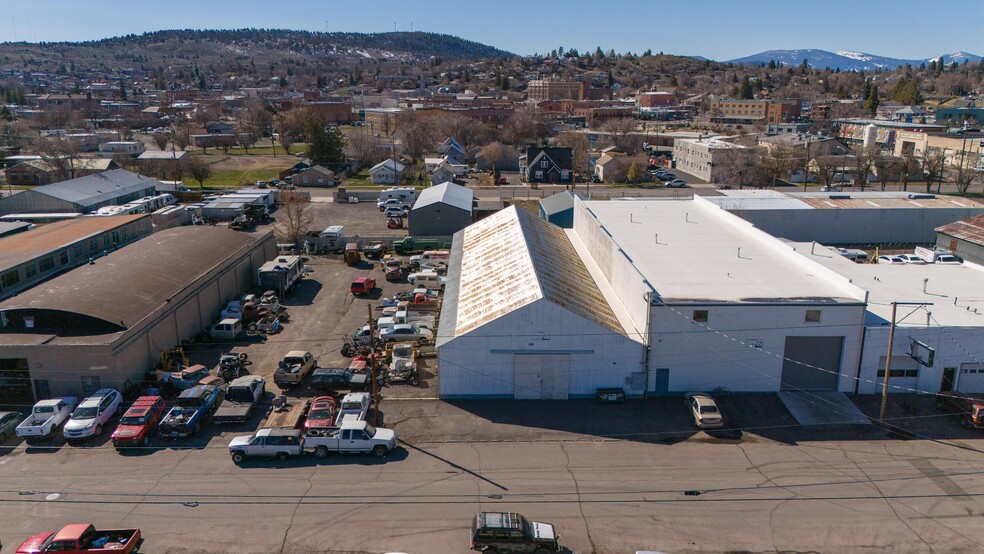 Primary Photo Of 242/284/292 Market St, Klamath Falls Manufacturing For Sale