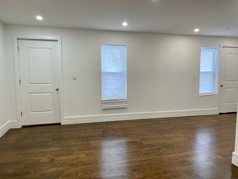 More Photos Of 94-01-94-03 101st Ave, Ozone Park Apartments For Lease