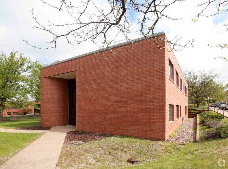 Primary Photo Of 1280 W Clairemont Ave, Eau Claire Medical For Lease