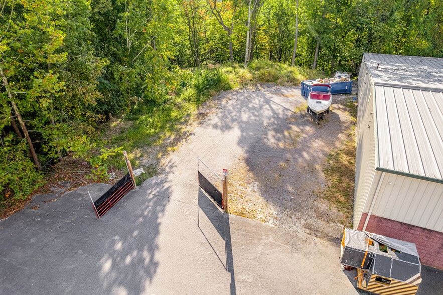 More Photos Of 951 Point Marion Rd, Morgantown Light Manufacturing For Sale