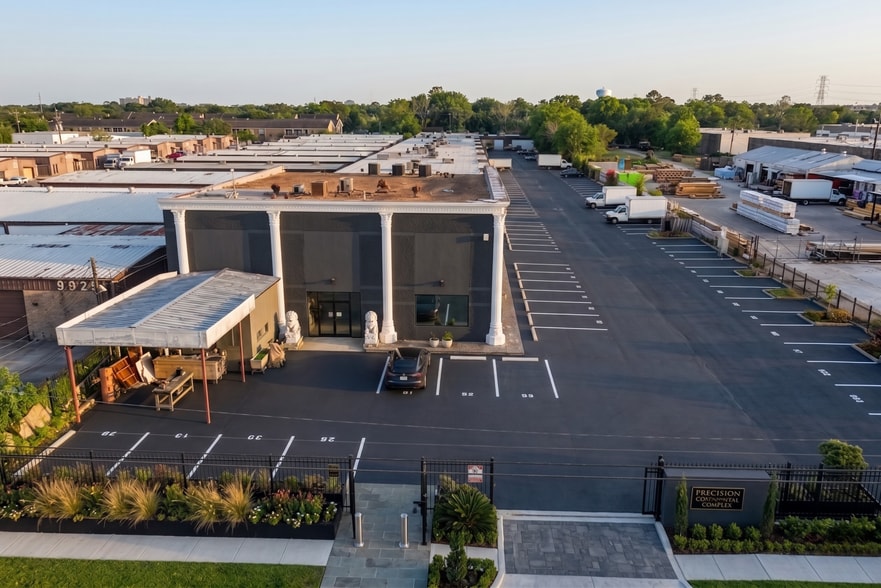 More Photos Of 9931 Harwin Dr, Houston Warehouse For Lease