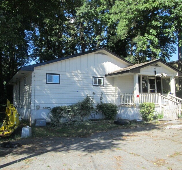 More Photos Of , Doraville General Retail For Sale