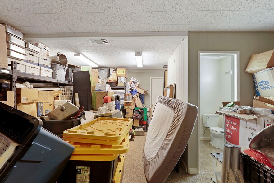 More Photos Of 14144 Market St, Walnut Grove Storefront For Sale