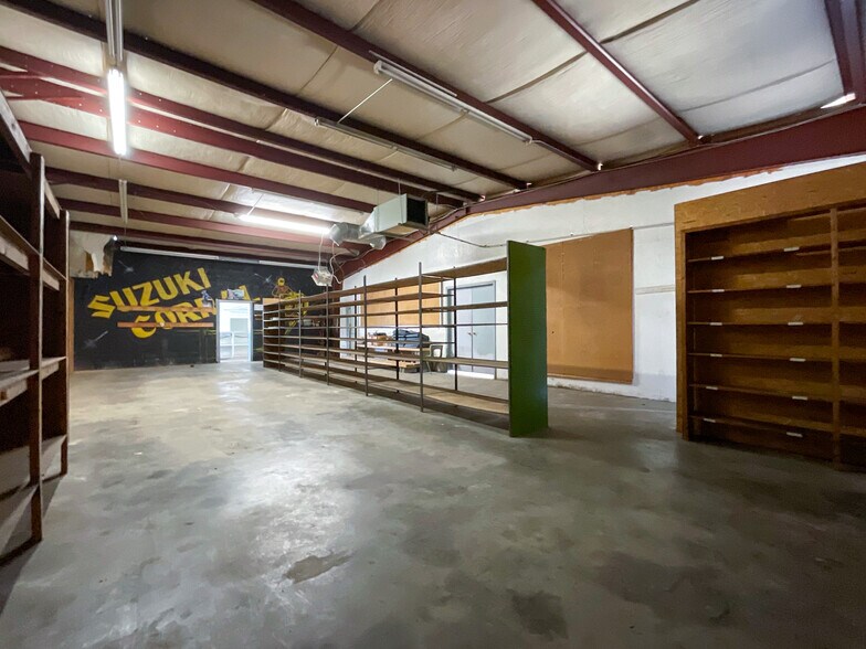 More Photos Of 3608 Roosevelt blvd, Monroe Storefront Retail Office For Lease