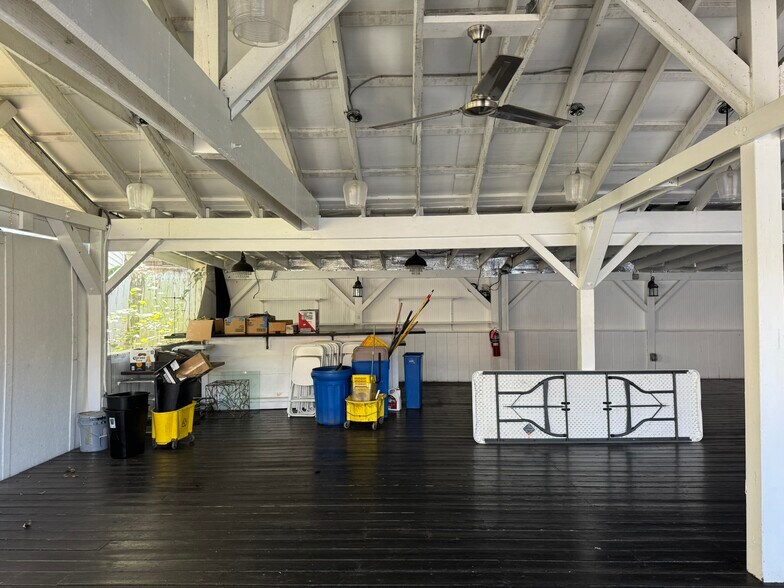 More Photos Of 553 W Main St, Sylva Restaurant For Lease