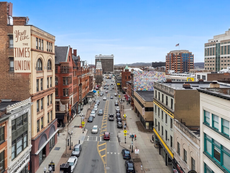 More Photos Of 61 N Pearl St, Albany Apartments For Lease