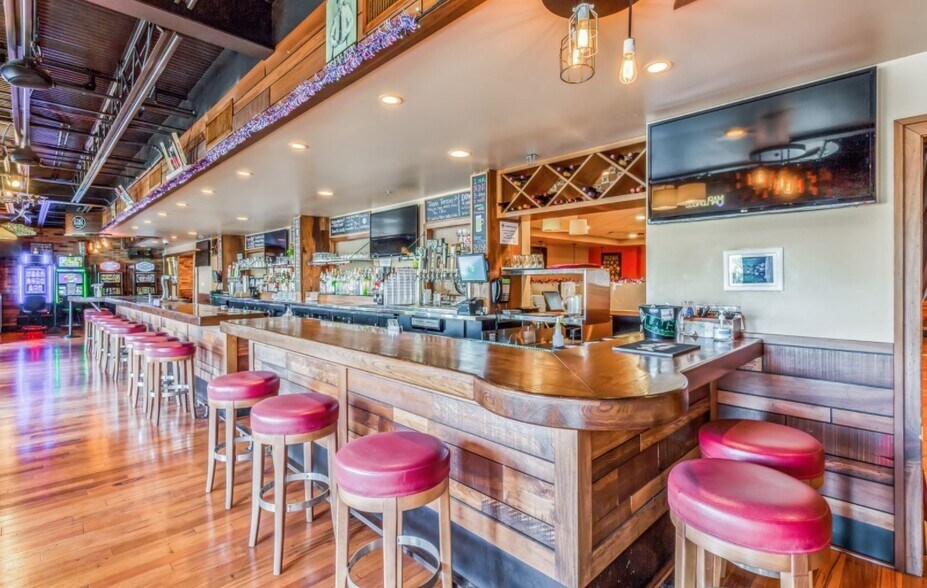 More Photos Of 241 S Milwaukee Ave, Wheeling Land For Sale