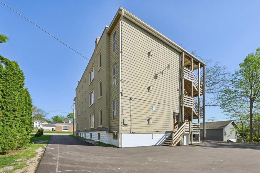 More Photos Of 108 N Main St, Edgerton Apartments For Sale