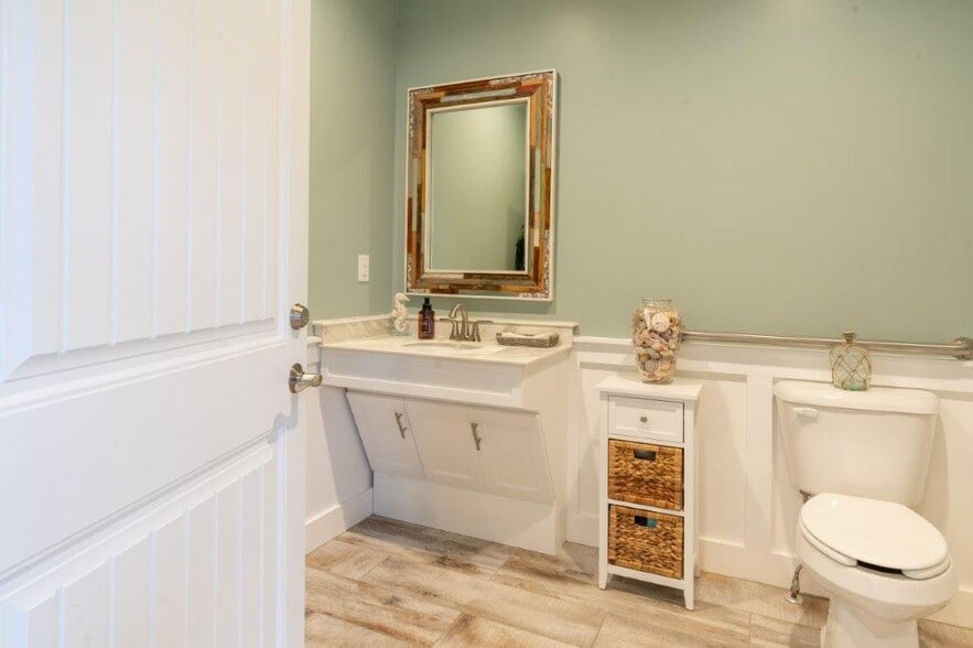 More Photos Of 6344 W Highway 146, Crestwood Medical For Lease