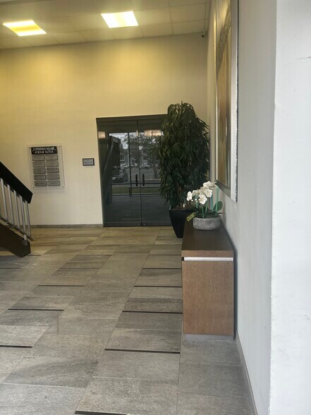 More Photos Of 5702 S Staples, Corpus Christi Unknown For Lease