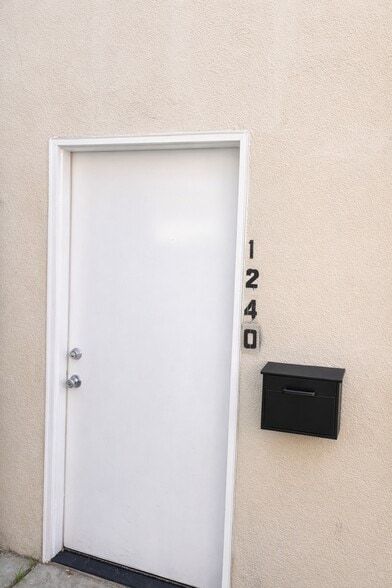 More Photos Of 1236 N Wilmington Blvd, Wilmington Storefront For Sale