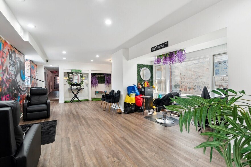 More Photos Of 519-521 N Charles St, Baltimore Office For Sale