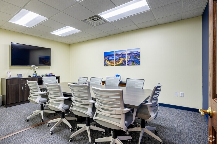 More Photos Of 41000 W 7 Mile Rd, Northville Office For Sale