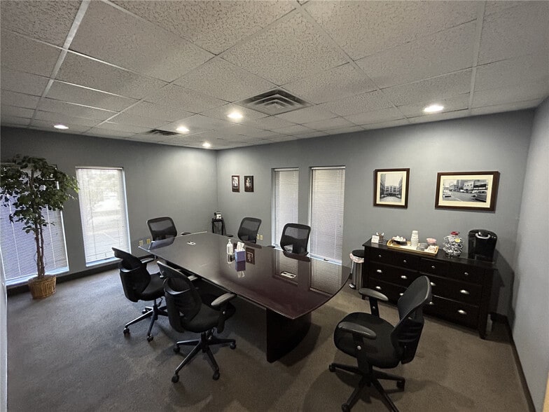 More Photos Of 9301 Calumet Ave, Munster Office Residential For Lease