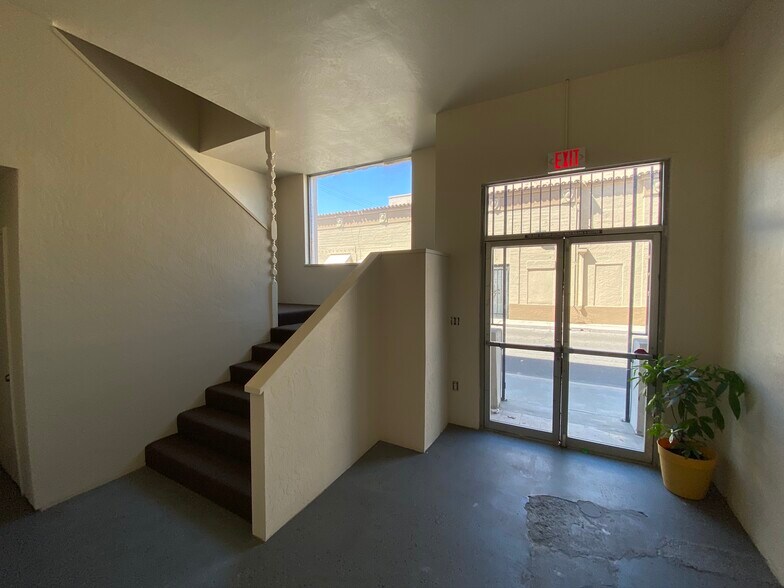More Photos Of 125-129 N Main St, Porterville Storefront Retail Office For Lease