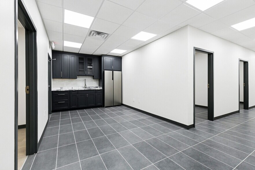 More Photos Of 8411 Parc Pl, Chalmette Office For Sale