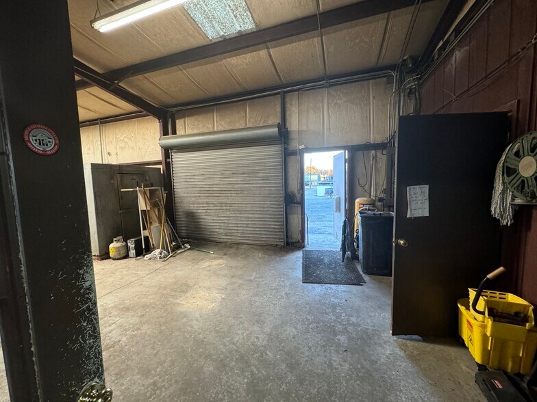 More Photos Of 109 Broad St, Hawkinsville Restaurant For Sale