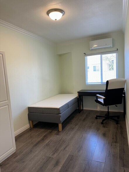 More Photos Of 1161 W 37th Dr, Los Angeles Apartments For Sale
