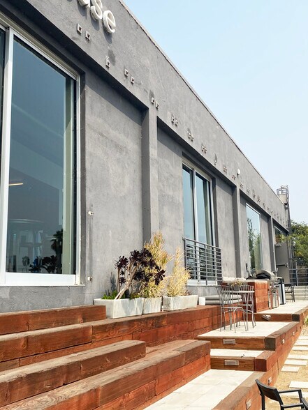 More Photos Of 3644 Eastham Dr, Culver City Loft Creative Space For Lease