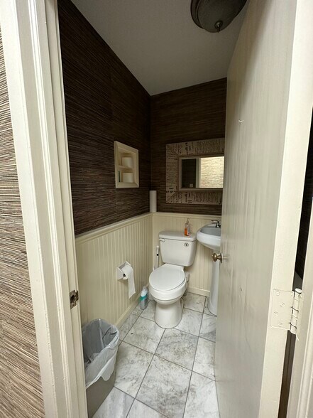 More Photos Of 837 First Colonial Rd, Virginia Beach Medical For Lease