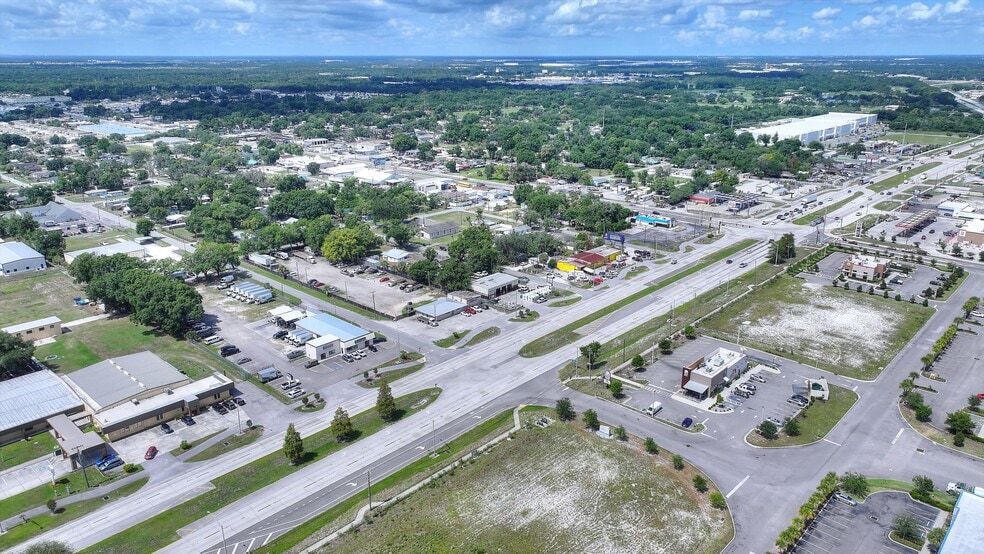 More Photos Of 2016 W Memorial Blvd, Lakeland Auto Repair For Lease