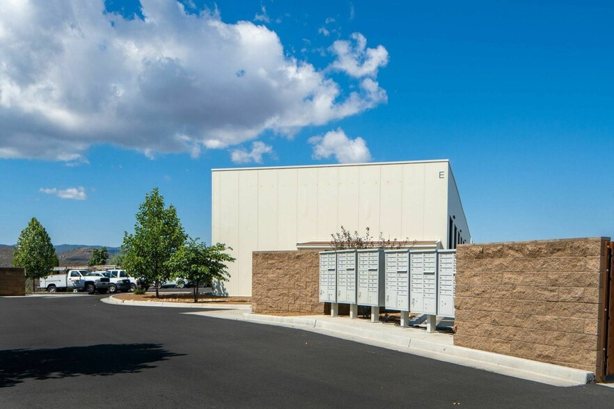 More Photos Of 2700 N Lake Valley Rd, Prescott Valley Light Manufacturing For Lease