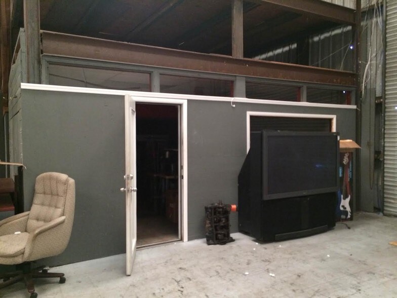 More Photos Of 8423 N Nebraska Ave, Tampa Freestanding For Sale