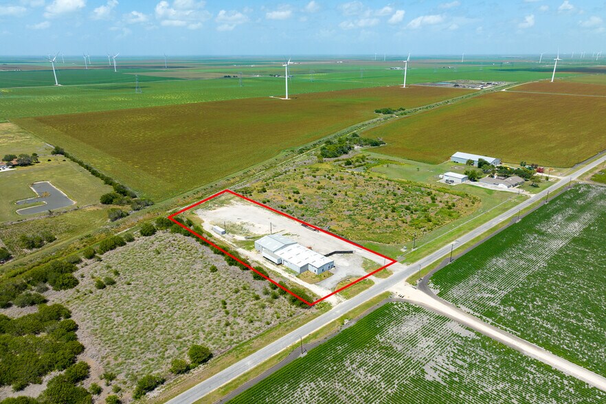 More Photos Of 8808 County Road 1458, Taft Flex For Sale