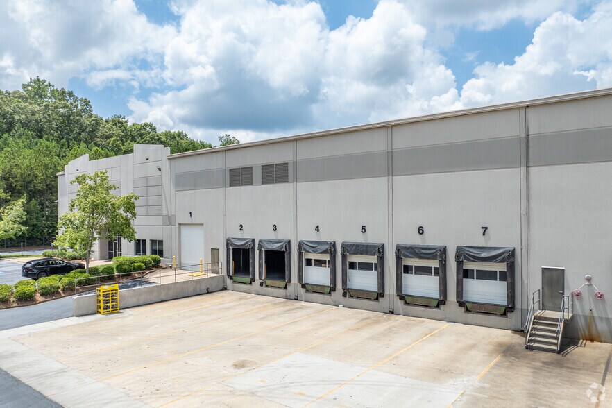 More Photos Of 105 Kendall Park Ln, Atlanta Warehouse For Lease