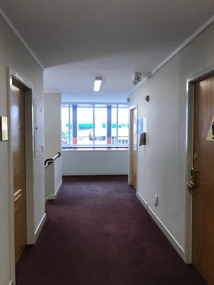 More Photos Of 2929 Summit St, Oakland Office For Lease