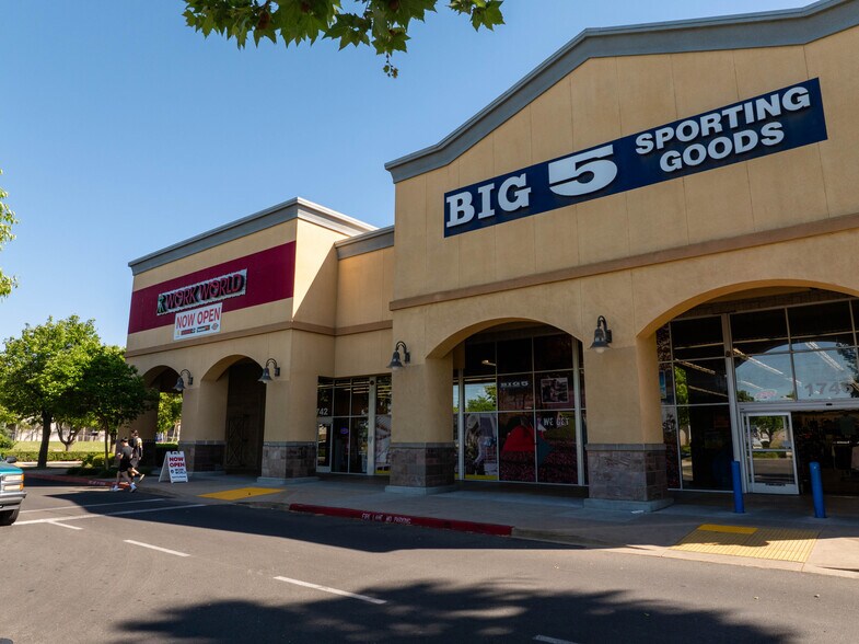 More Photos Of 1742-1746 W Olive Ave, Merced Storefront For Sale