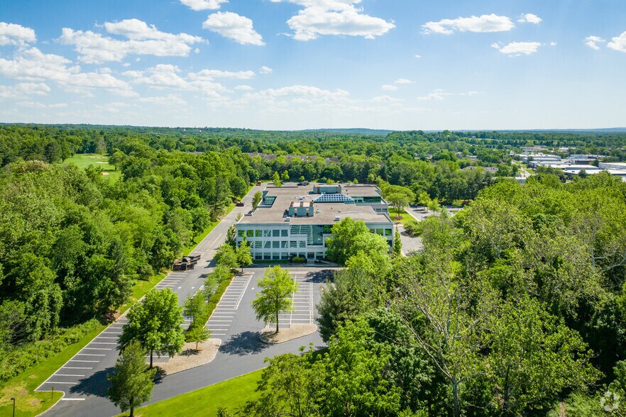 More Photos Of 100 Passaic Ave, Fairfield Office For Lease