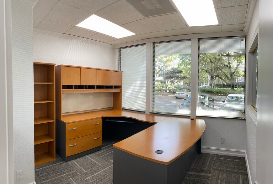 More Photos Of 2295 NW Corporate Blvd, Boca Raton Office Residential For Lease